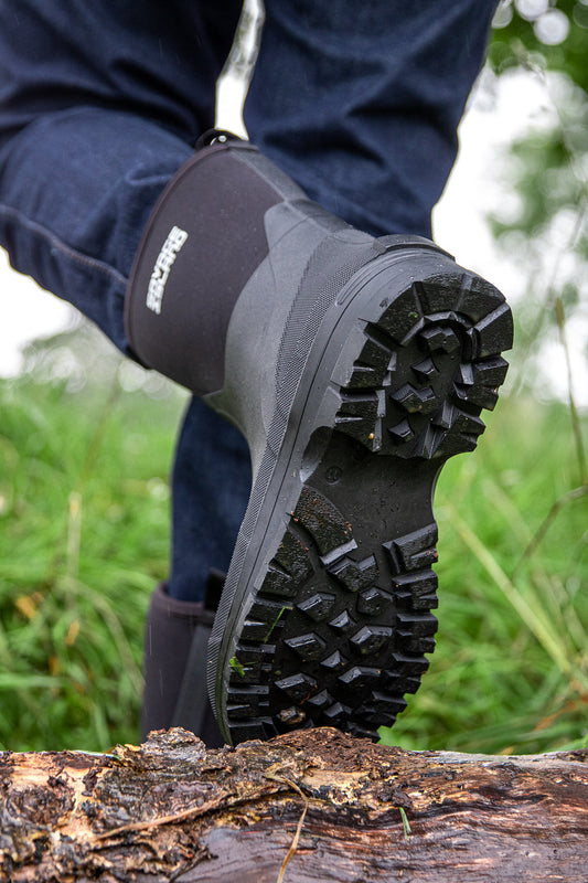 Neoprene vs Rubber Wellies — What's the Difference?
