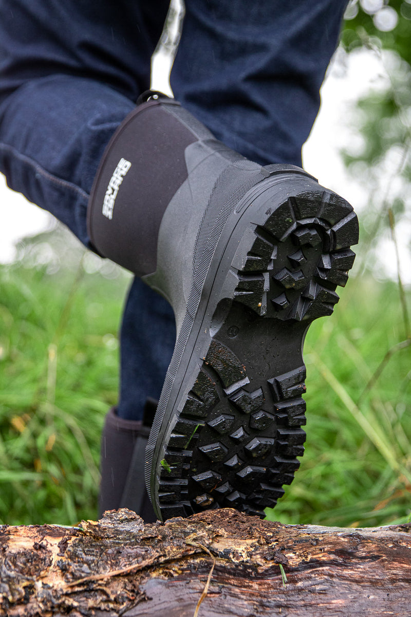 Neoprene vs Rubber Wellies — What's the Difference?